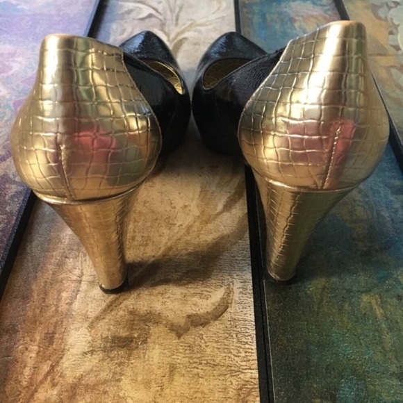 oh...Deer Size 9 Serena Black & Gold Pumps Heels - Picture 6 of 8